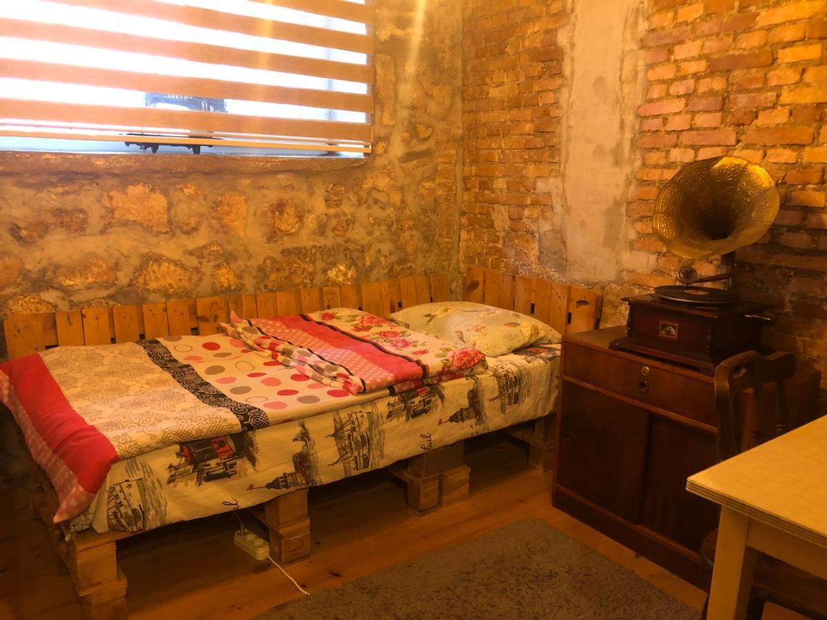 Ozzy Homes Apartment *
