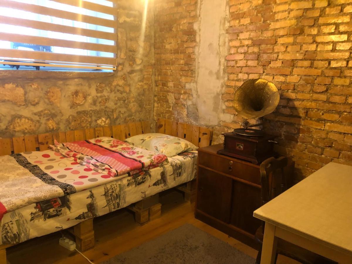 Ozzy Homes Apartment *